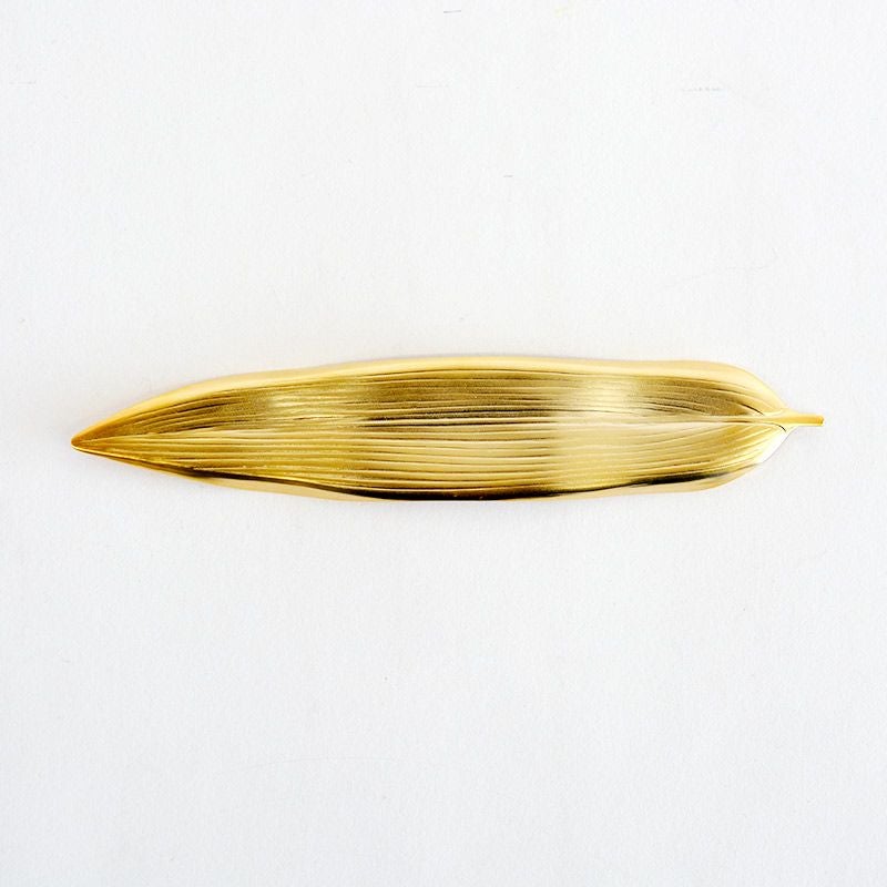 本物の笹のようにリアルな成形です