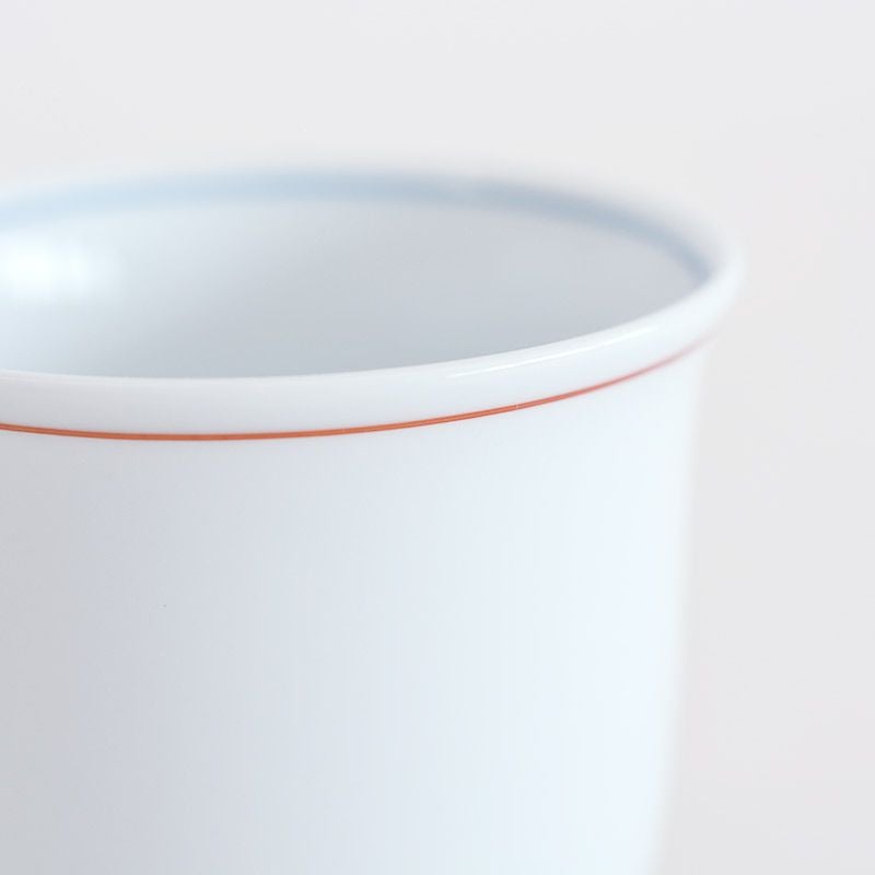 反り返しがあるので飲みやすい形状です