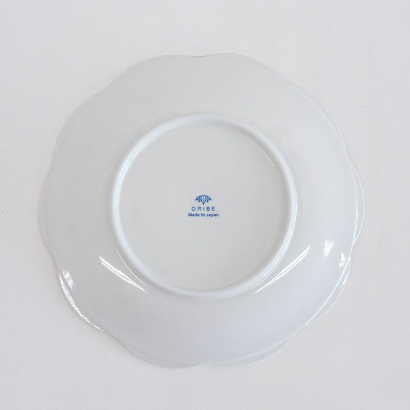ORIBEのロゴが入ります