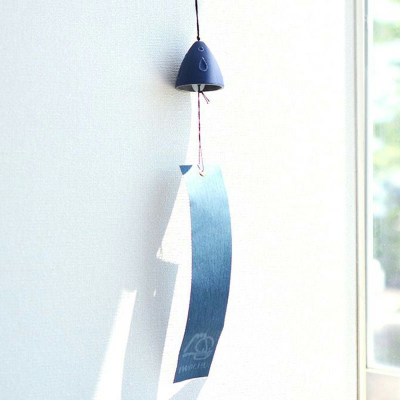 涼しげな音色を奏でる南部鉄器の風鈴です