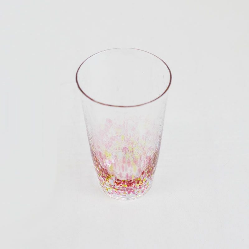 花をモチーフにしたグラデーションが鮮やかです