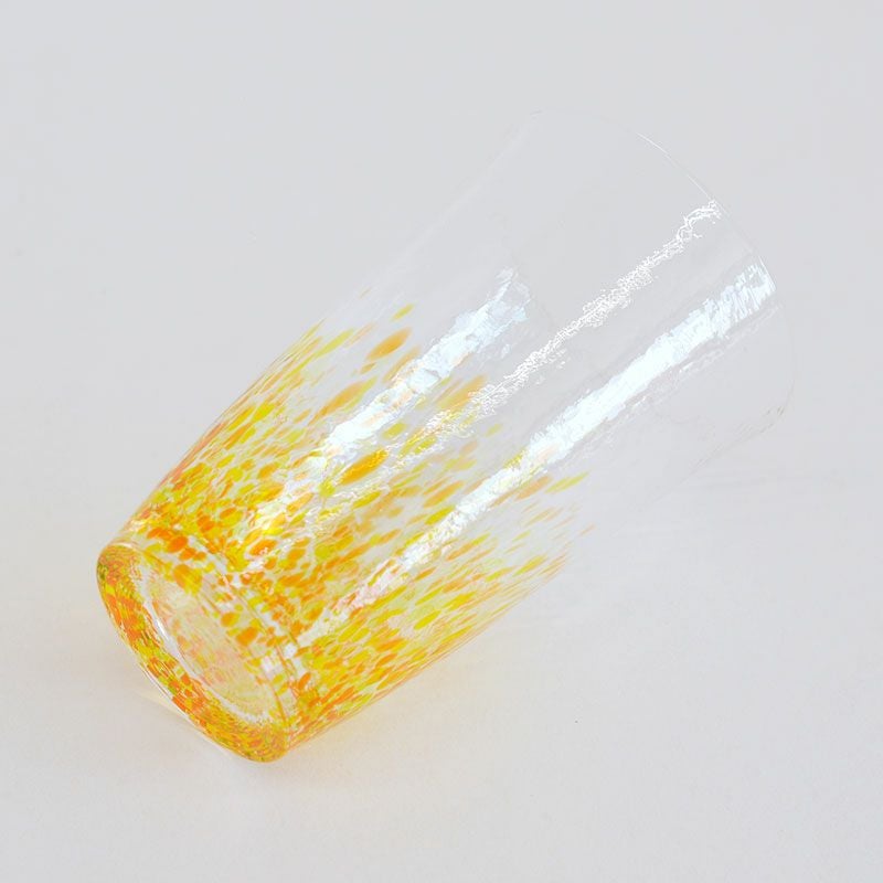 凹凸のあるガラスの表面にグラデーションが爽やかです