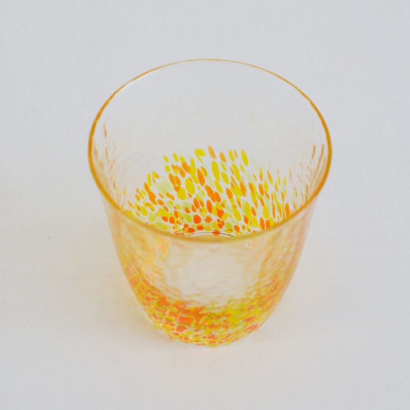 陽をモチーフにしたグラデーションが艶やかやか