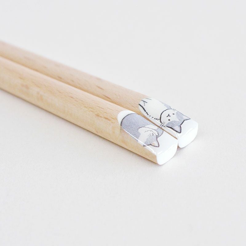 ぷっくりと描かれたにゃんこのイラストがかわいい