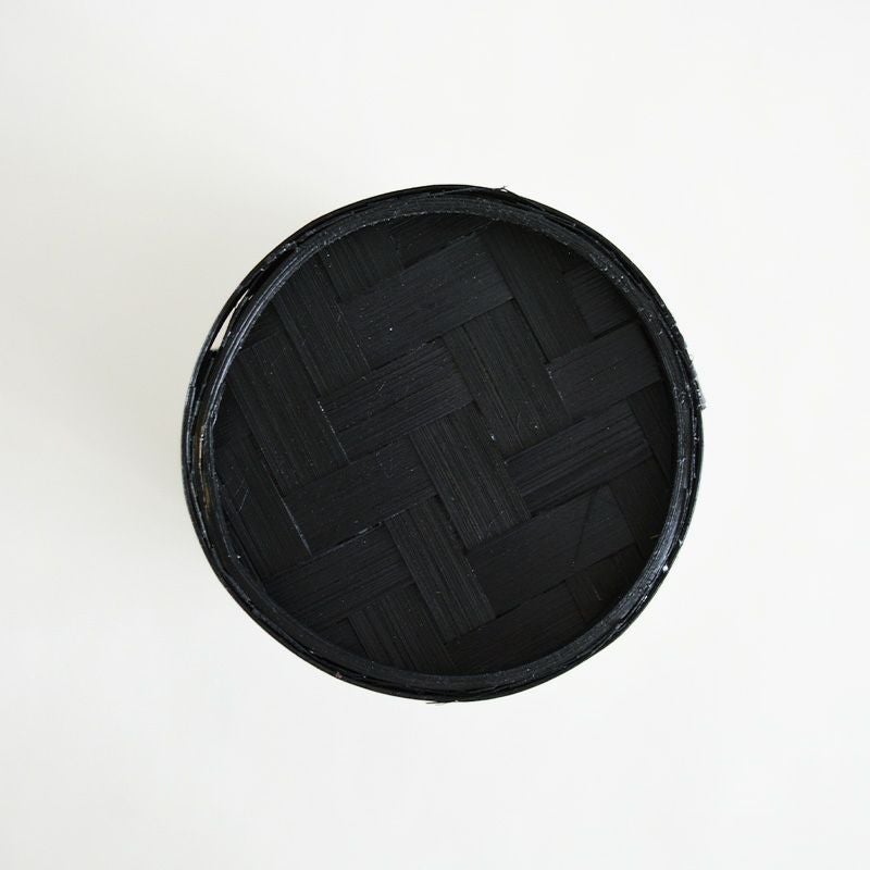 底も竹を編んだ仕様です