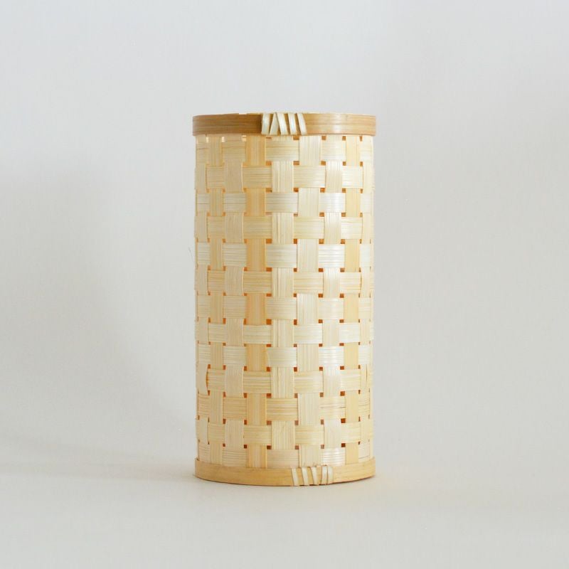 ぱっと目を引く印象的な佇まいです