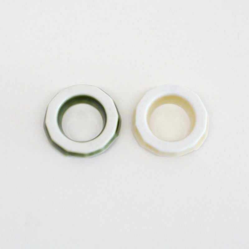 箸置きの裏側です