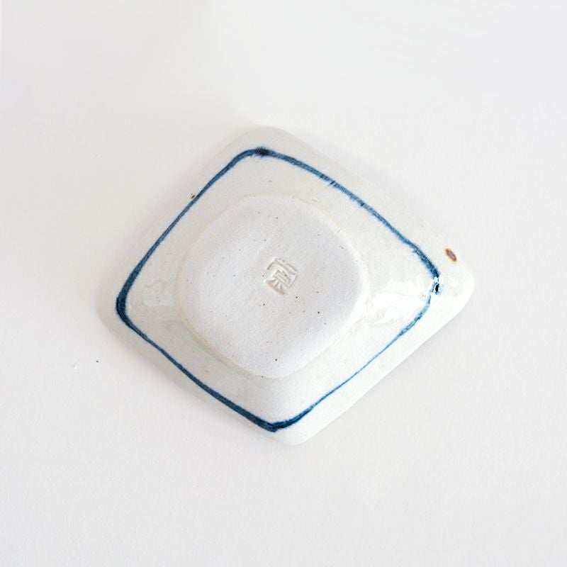 底には宗山窯の印が刻まれています