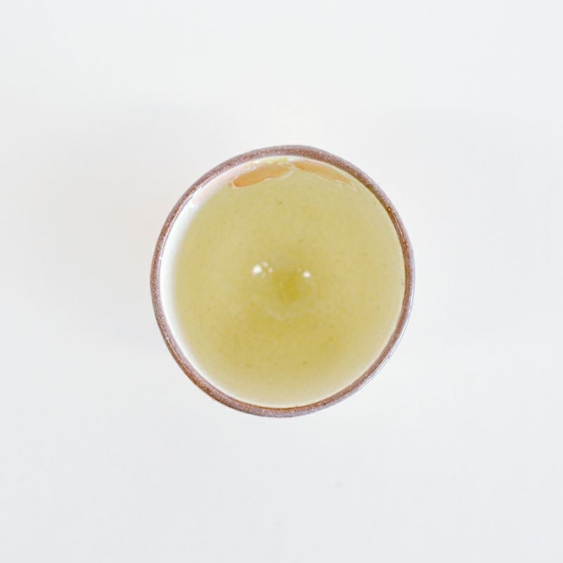 口縁のラインもアクセントとなっています