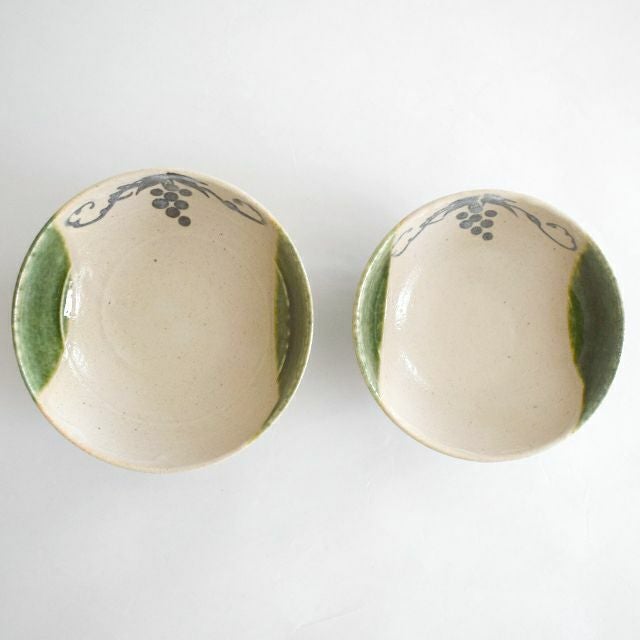 美濃六銘窯の一つ玉山窯にて制作された器です