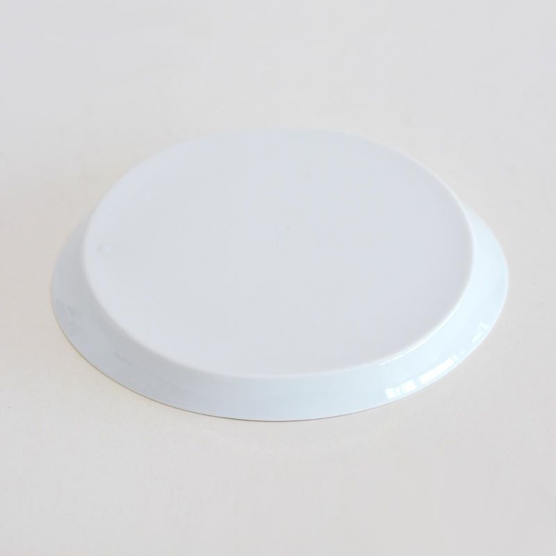 底はさらりとマットな質感です