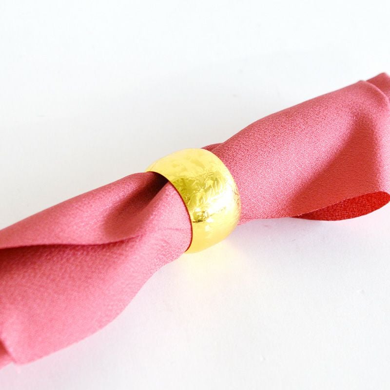 和のテーブルにも合うリングです