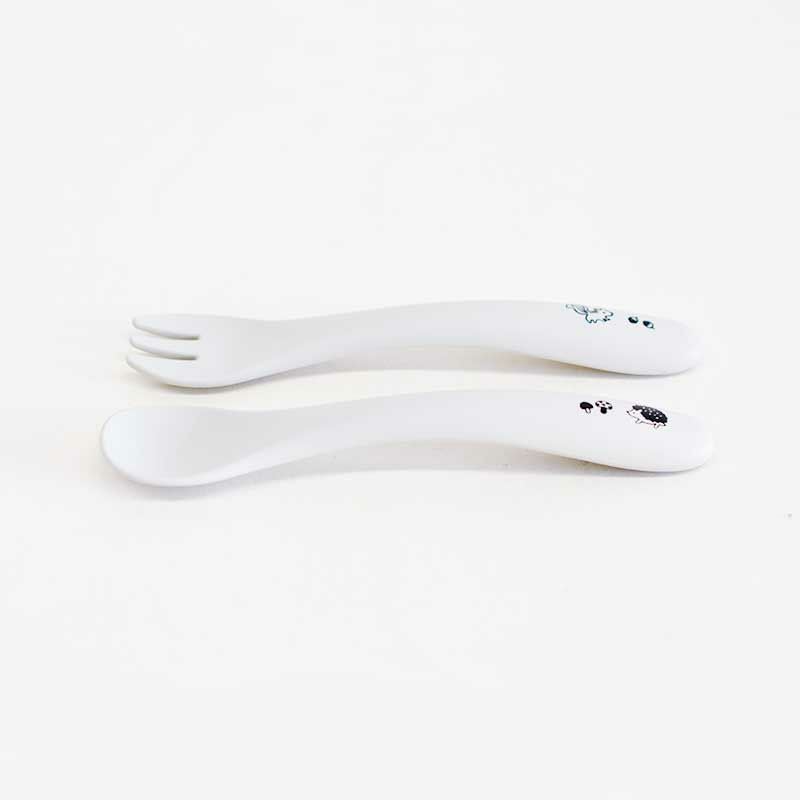 小さな手でも握りやすい形状です