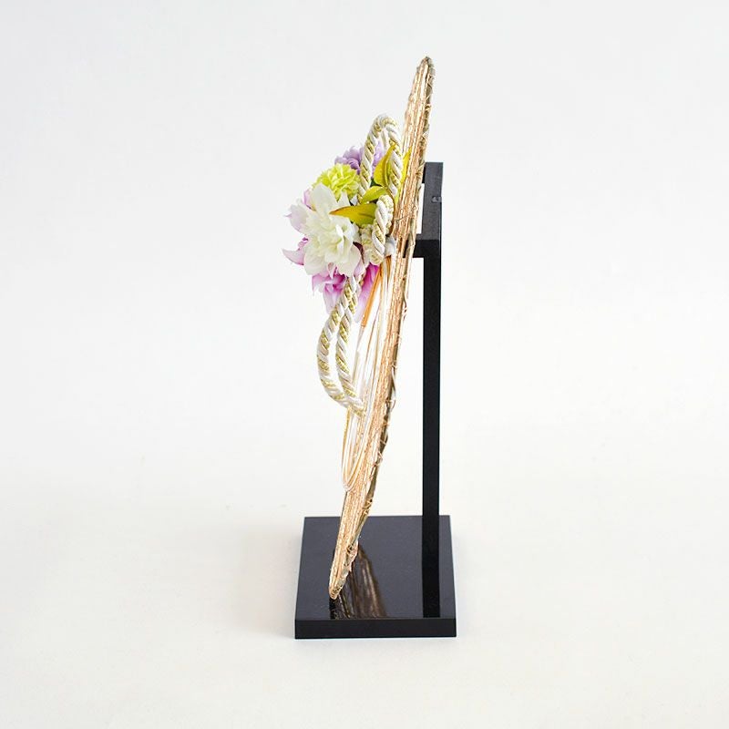 飾り台に立てかけてご使用ください