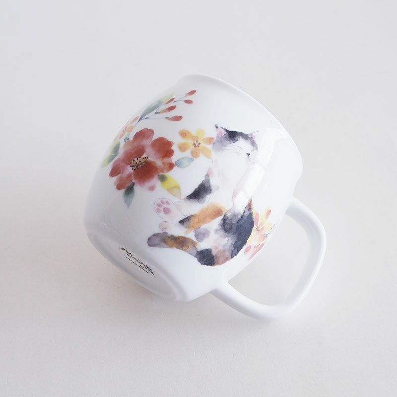 丸みを帯びた形状も可愛らしいマグです