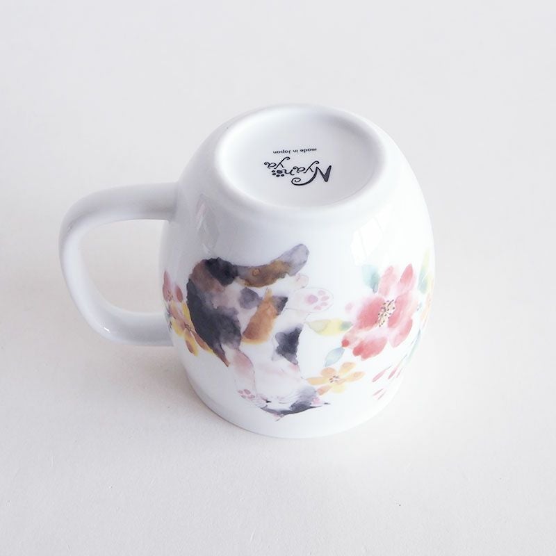 丸みを帯びた形状も可愛らしいマグです