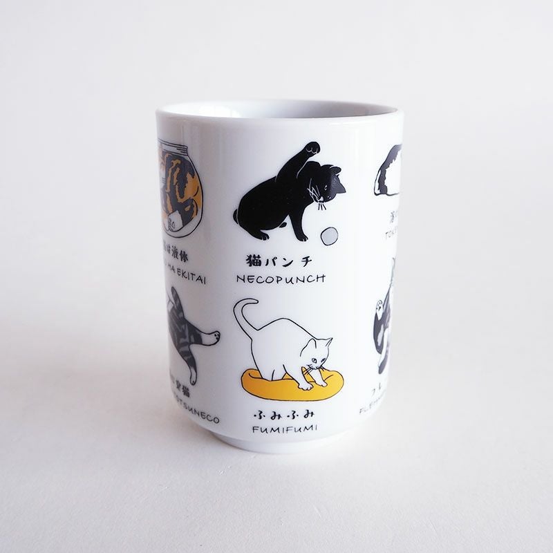 にゃんこの仕草をよく捉えイラストにしています