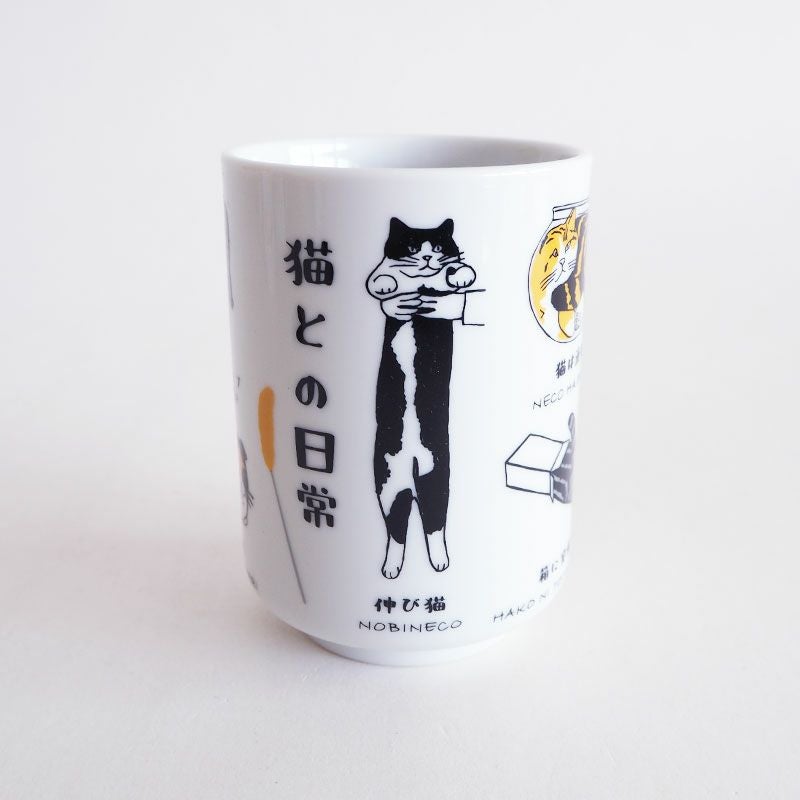 独特のタッチで絵描かれたにゃんこたち