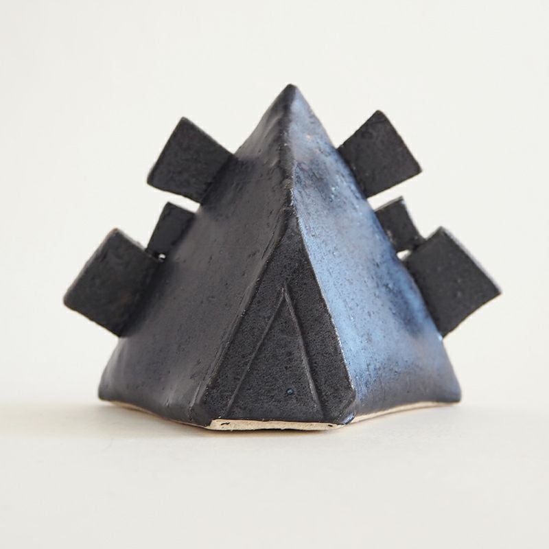 奥深い土の温かみを感じられます。