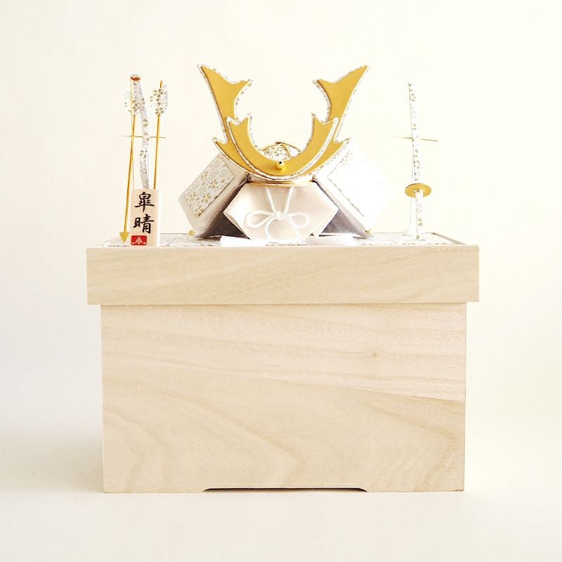 大きく広がる鍬に成長の願いをこめて