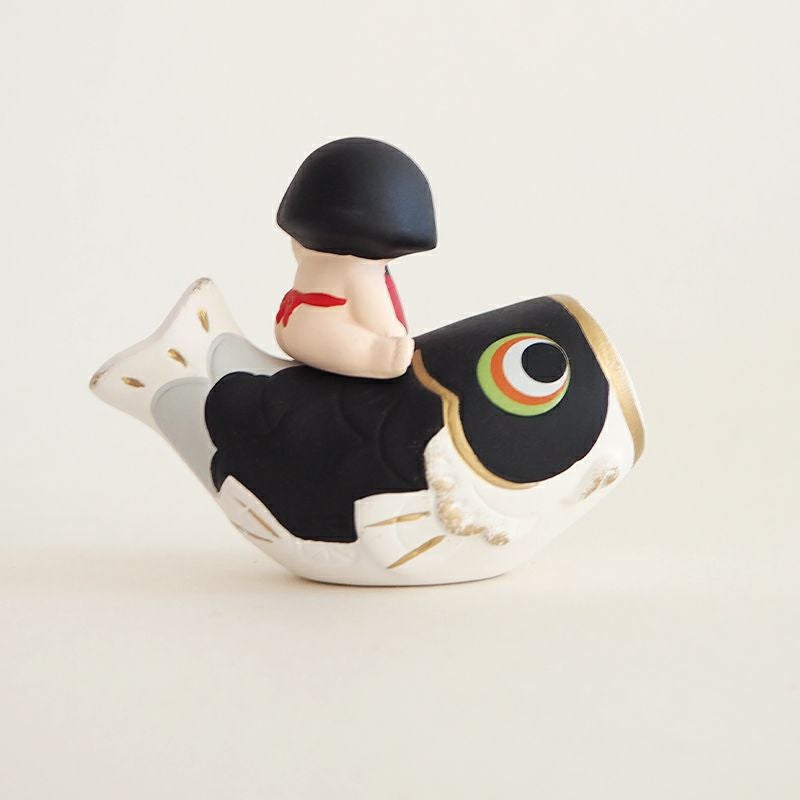 真鯉の上には金太郎が乗っています