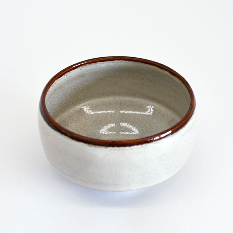 掌にちょうど収まる心地良い形