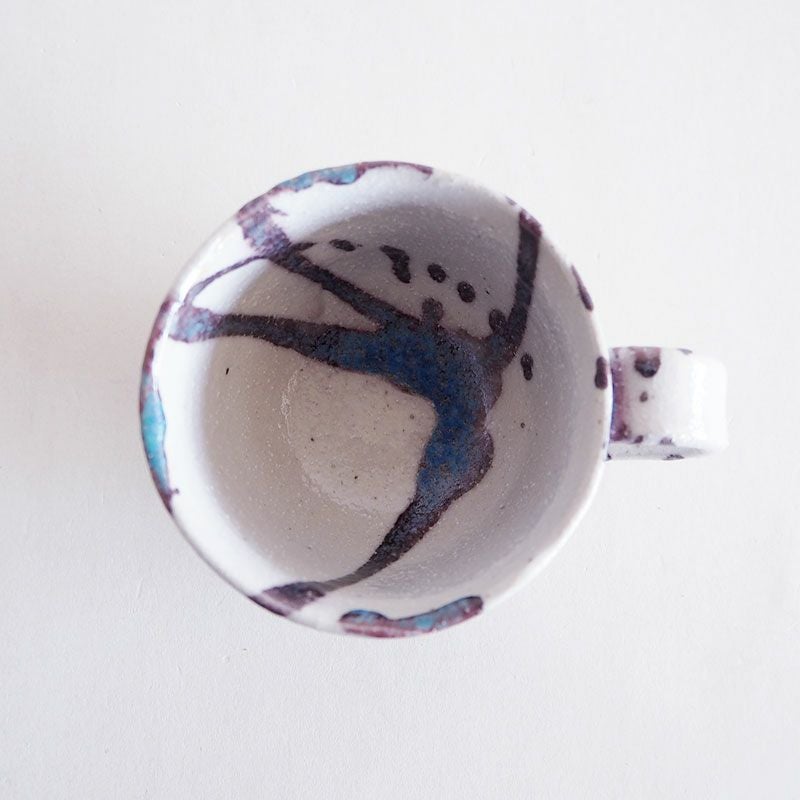 内側にも模様が入り統一感のあるデザインを楽しめます