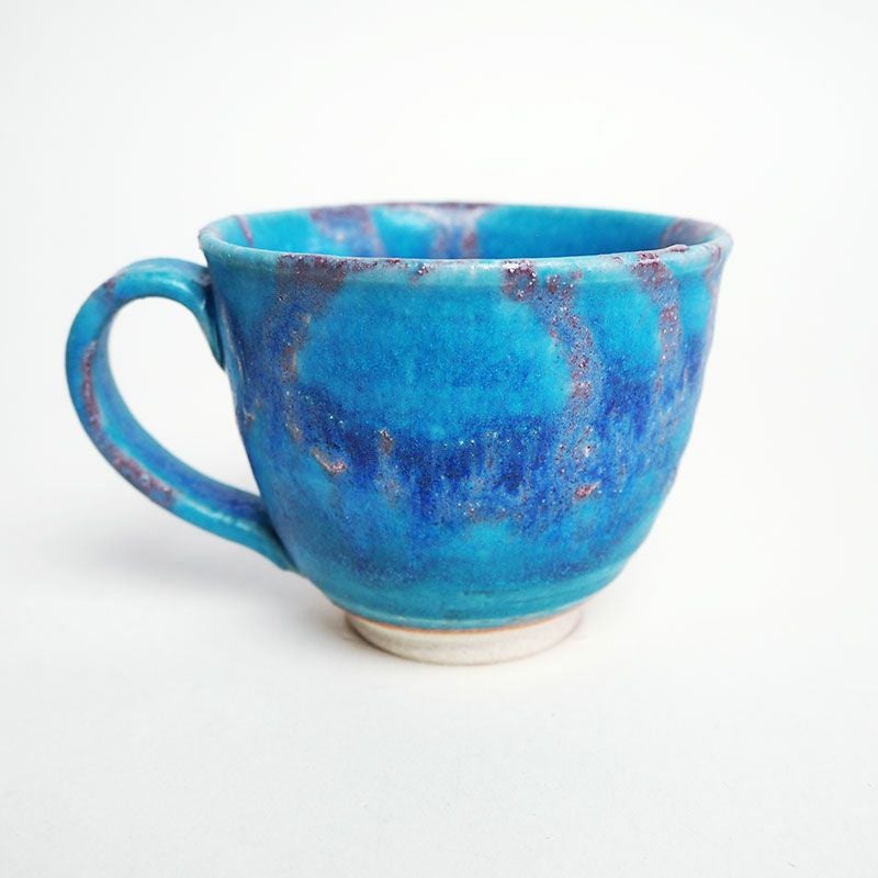 窯変によるまだら模様が唯一無二の表情をつくり出します