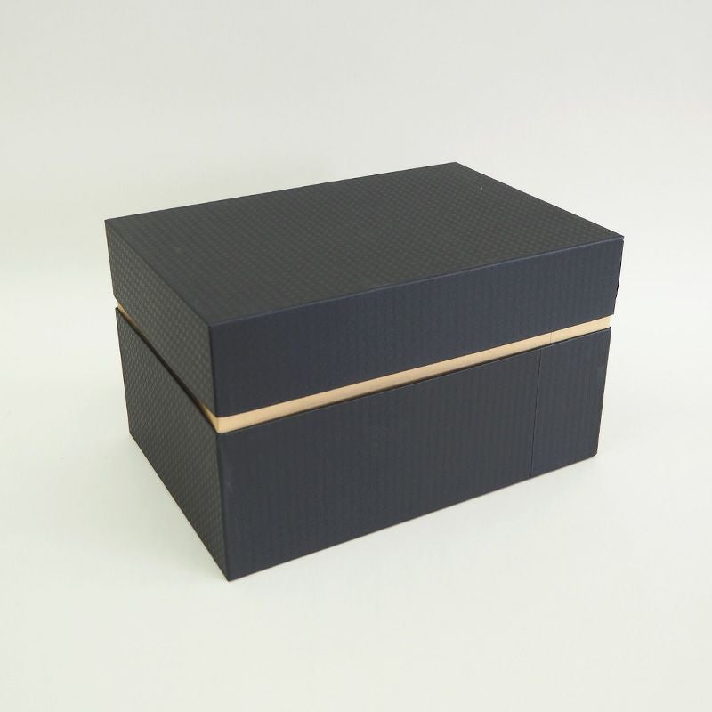 化粧箱は飾り台としてもお使いいただけます