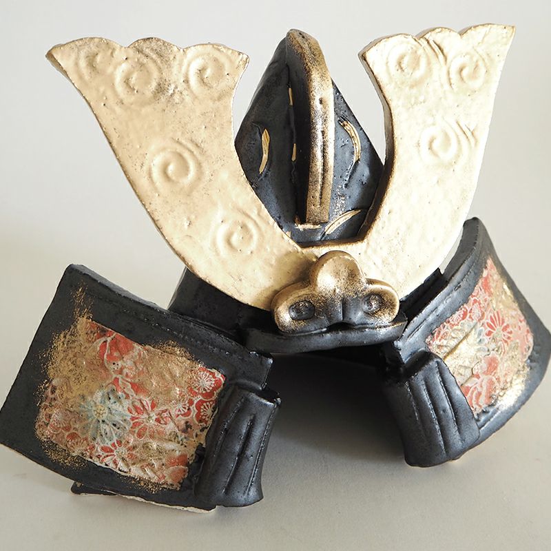 立派な鍬形の出世兜です