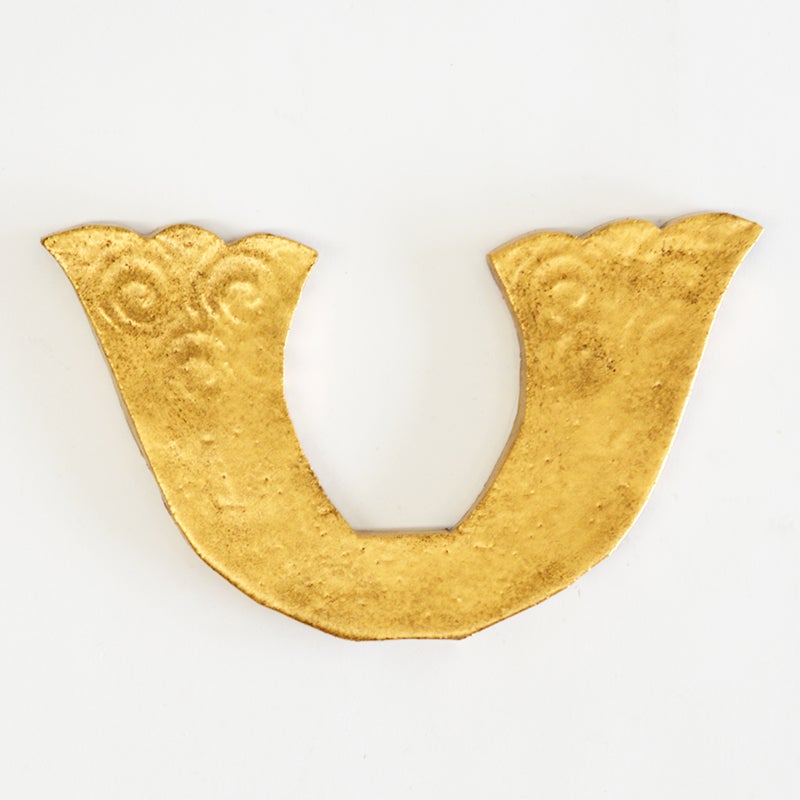 表は金の鍬形です