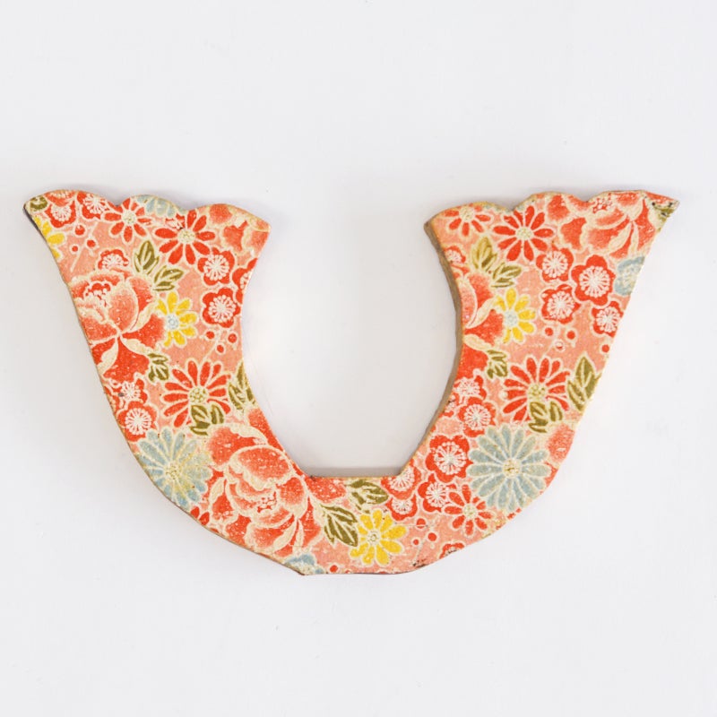 裏は花柄の鍬形です