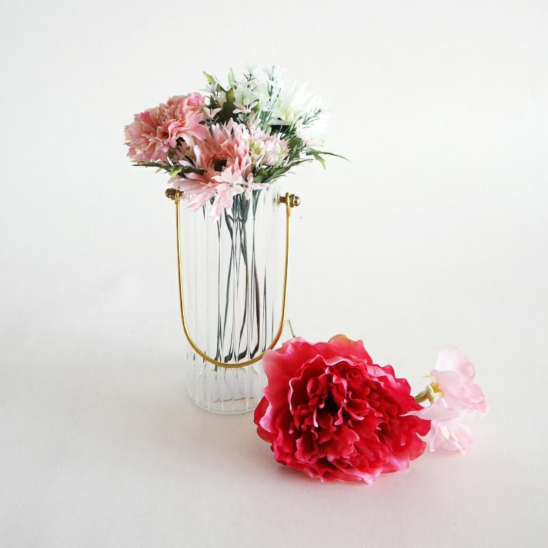 一輪差しにぴったりのお花を主にセットにしています