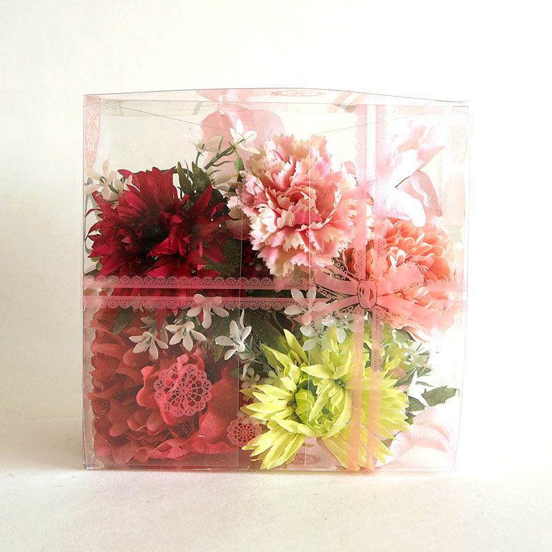レースプリントのBOXに入った造花のセットこちらは「フラワーギフトＬ」です