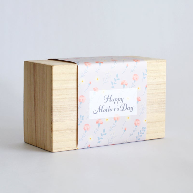 木箱にHappｙMothersDayの帯をお付けします