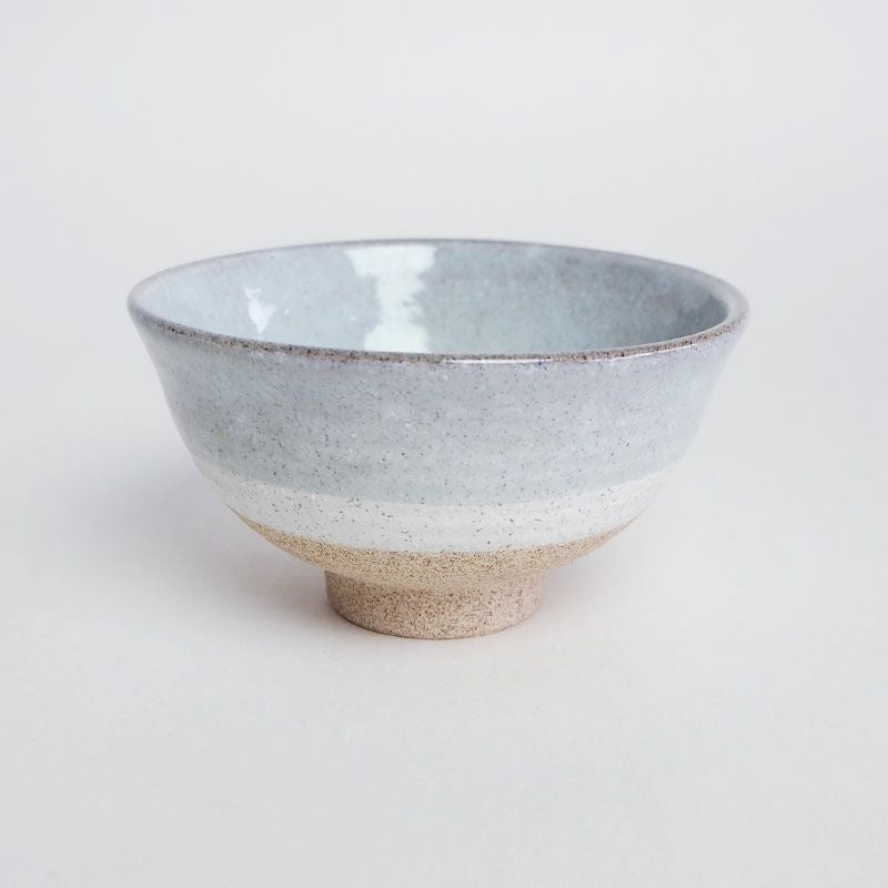 二層に塗り分けられたデザインがモダンな印象です