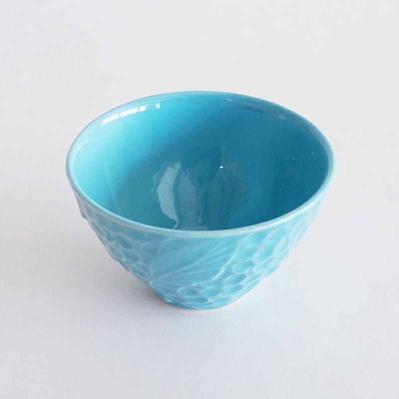 スープなどにも似合う形状です