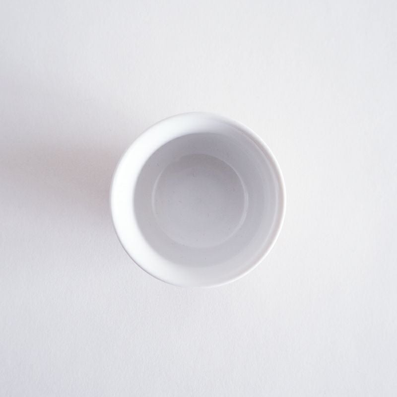 白地に映える銀彩です