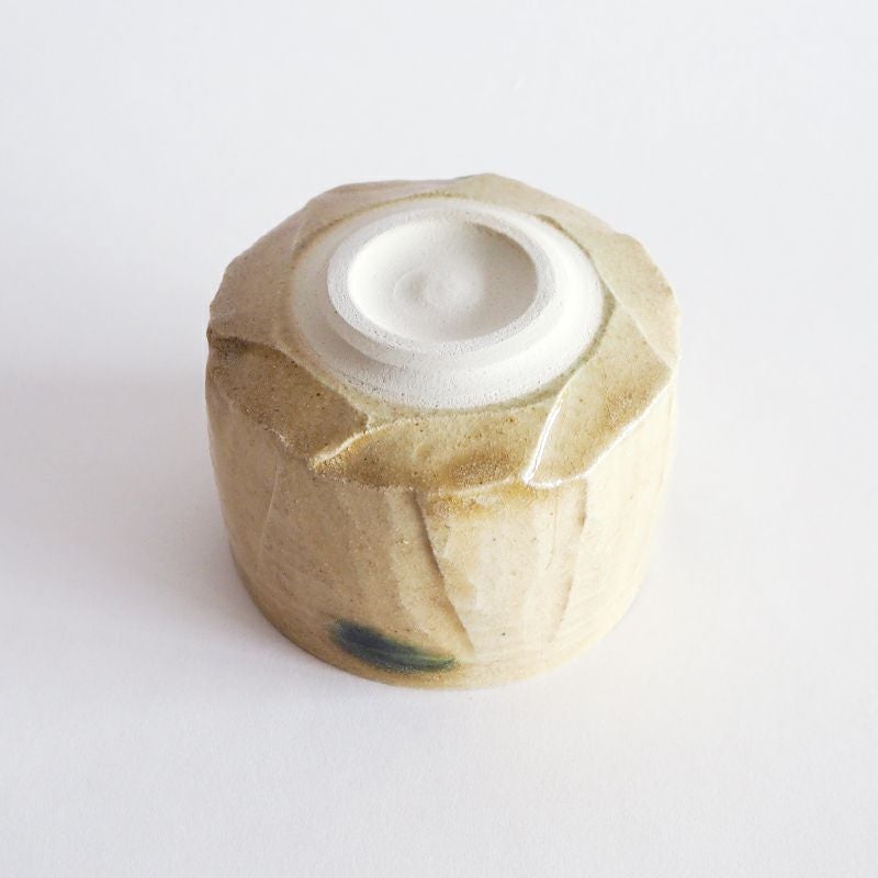 高台は素焼になっています