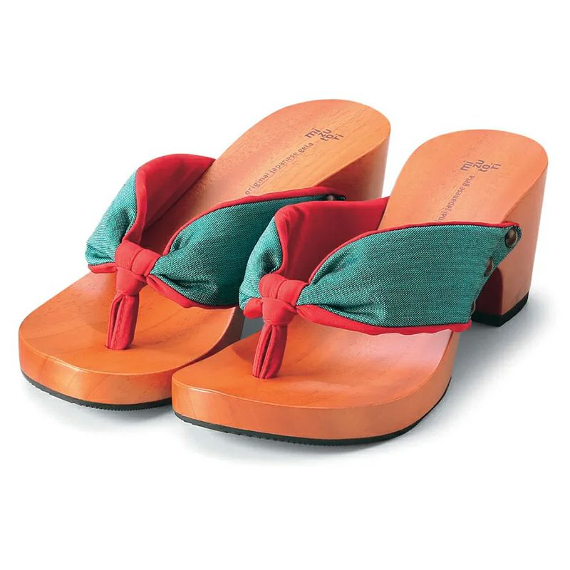 鼻緒表生地は「畳縁」を使用しています