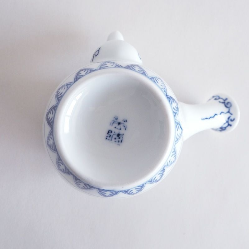 安定感のある形状です