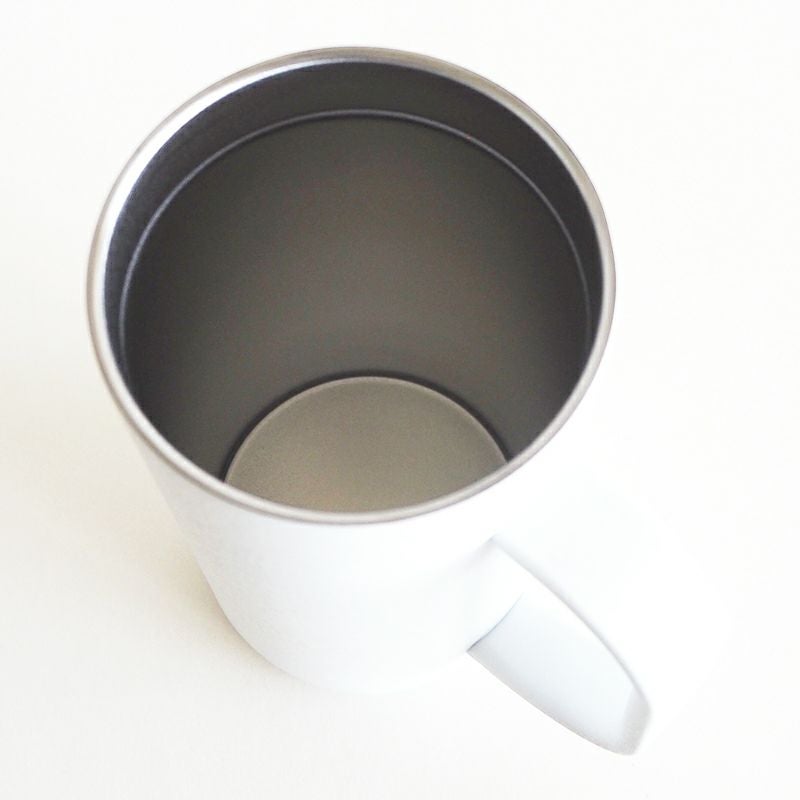 なめらかな口当たりでマットな質感