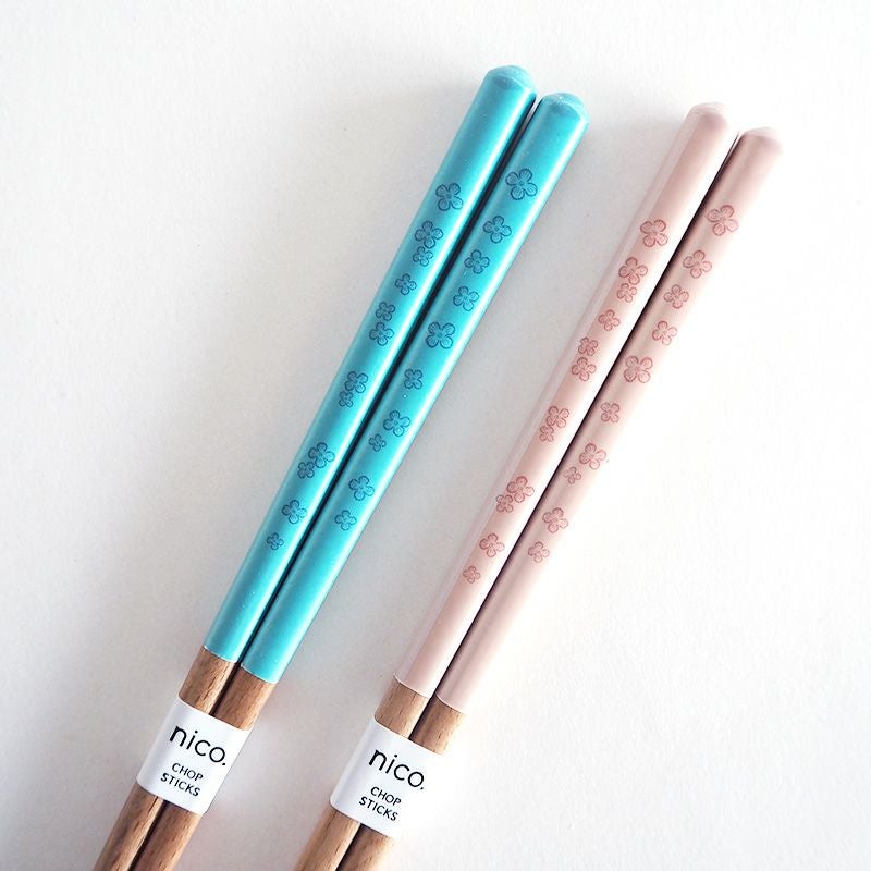 かわいいブルーとピンクでペア箸にぴったりの色合いです