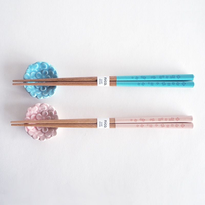 箸と色を合わせたコーディネイトしやすい箸置きです