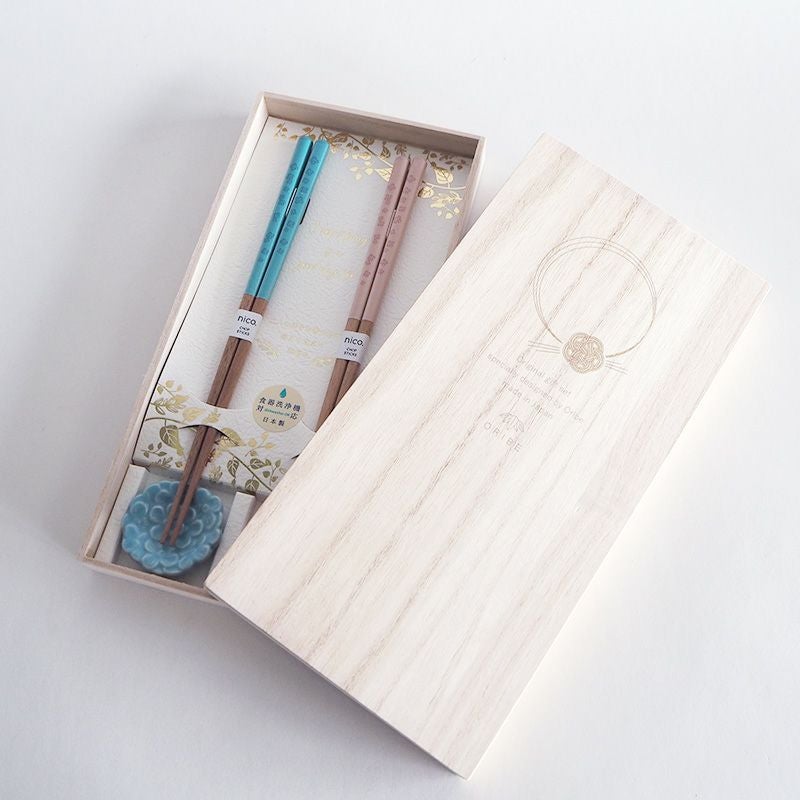 桐箱付きで結婚のお祝いにぴったりです