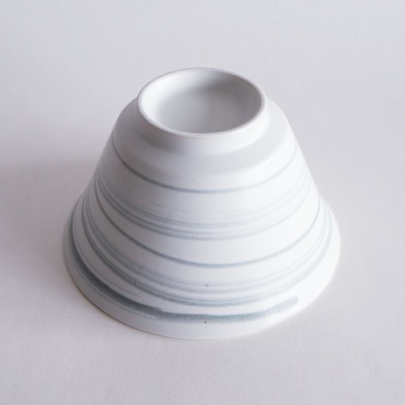 ラーメンなど麺によく合う反りのある形状