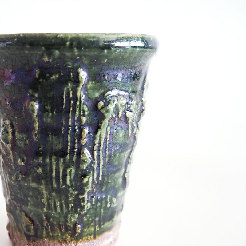 趣のある粗削りな装飾