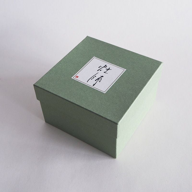 化粧箱に収められ贈りもにもおすすめです