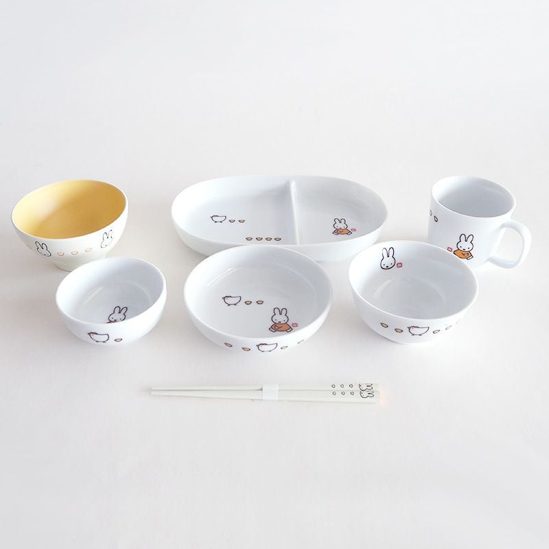 ミッフィーの子供用食器7点セットです