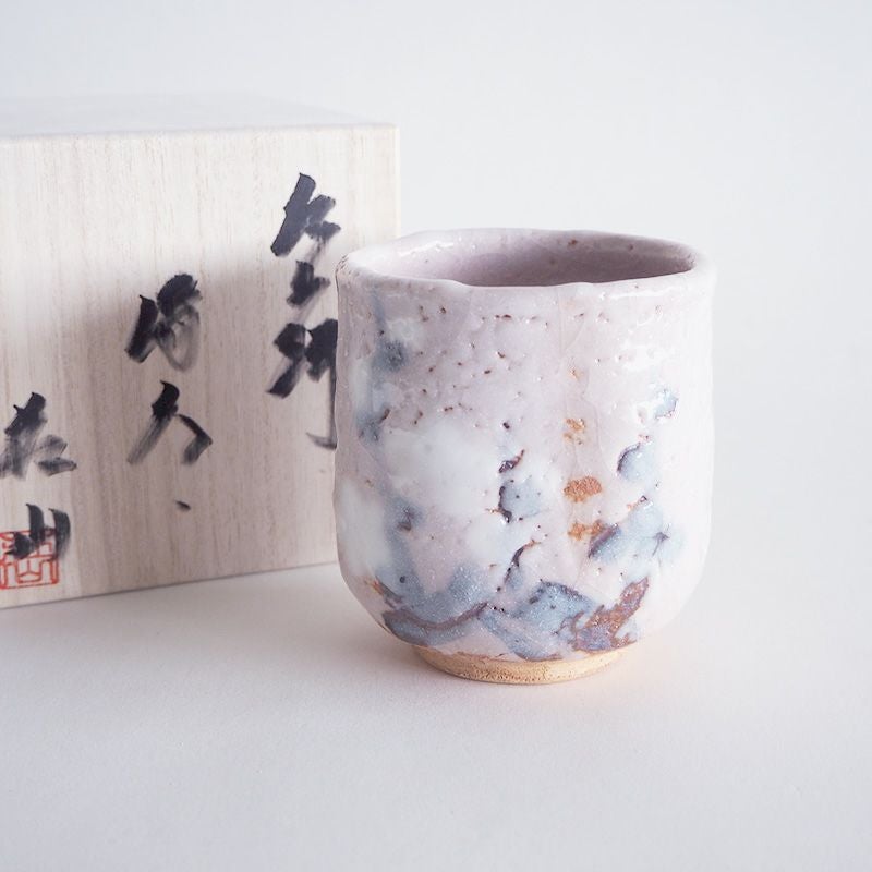 紅志野梅紋 湯呑｜和食器通販｜織部 Online Store【公式】